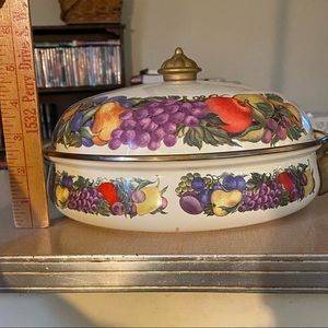 Vintage Enamel Cornucopia Dutch Oven Pot Casserole